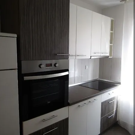 Old Town 3 Bedroom With Garage And Terrace *