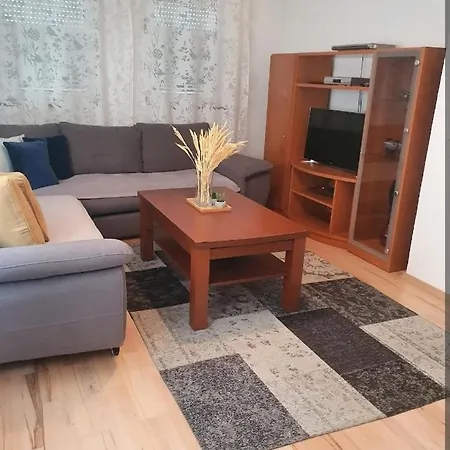 شقة Old Town 3 Bedroom With Garage And Terrace *