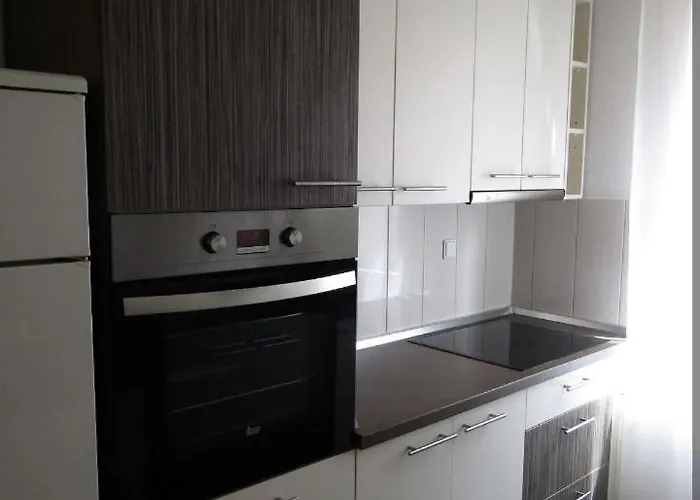 Old Town 3 Bedroom With Garage And Terrace *