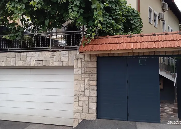 Apartman Old Town 3 Bedroom With Garage And Terrace *