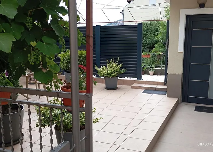 Old Town 3 Bedroom With Garage And Terrace Apartman