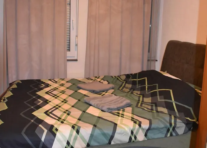 Old Town 3 Bedroom With Garage And Terrace Apartman