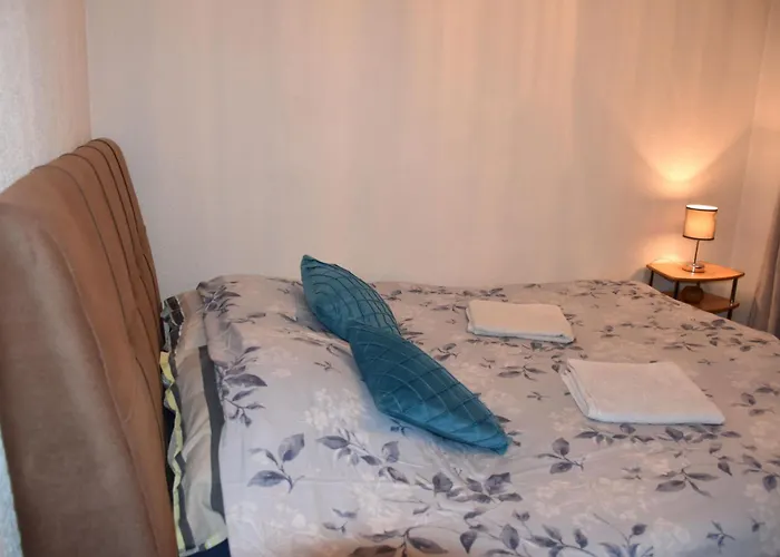 Apartman Old Town 3 Bedroom With Garage And Terrace